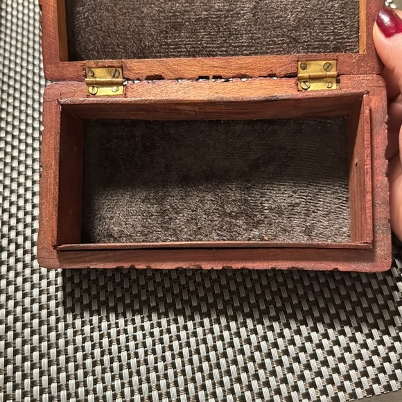 Indian Hand Carved Vintage Wooden Box - Picture 5 of 9